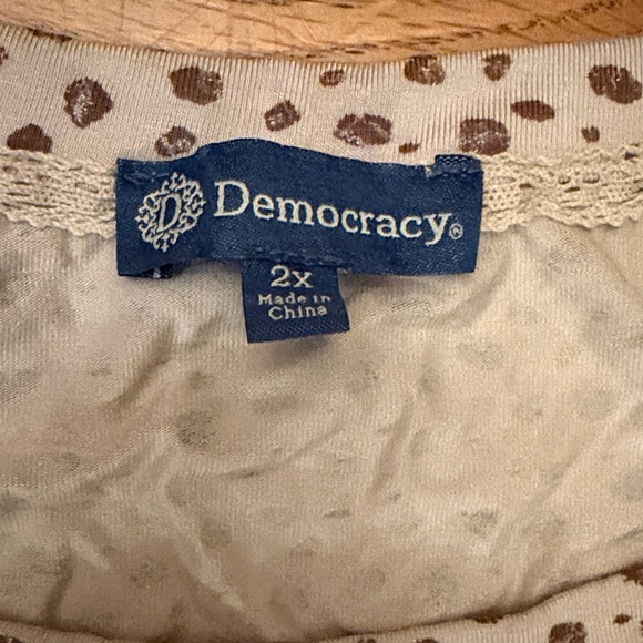 Democracy Beige and Rose Gold t-shirt with cute cinches at shoulder sleeve 2XL - Picture 2 of 6